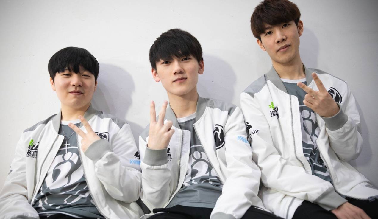 配合打野做 配合打野做