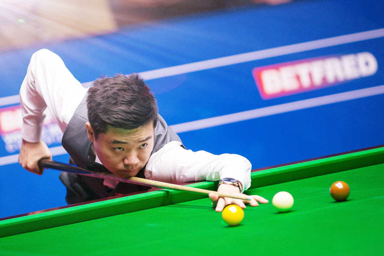 在牌桌上 在牌桌上